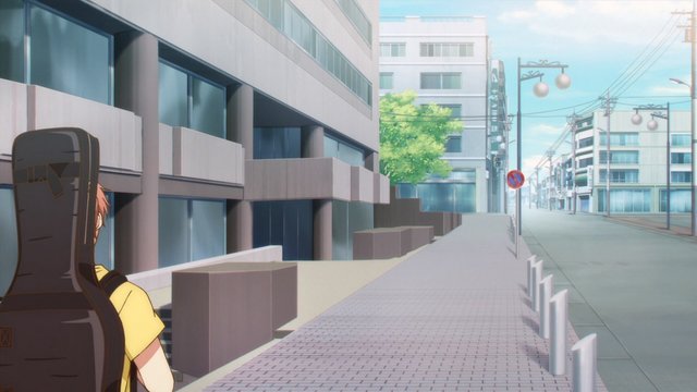 店前の歩道シーン